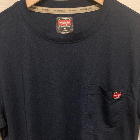 Wrangler Workwear Men’s Medium Dark Navy Short Sleeve Performance Tee - Picture 2 of 7